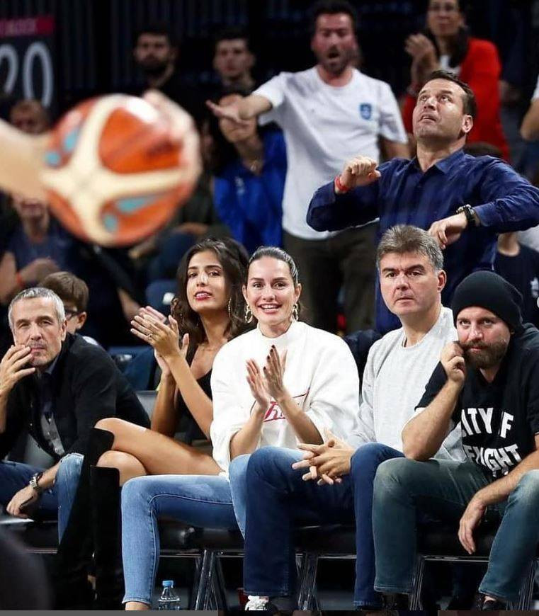 Sosyetenin gözde çifti boşandı: Yasemin Özilhan’dan ‘İhanet’ açıklaması! Magazin dünyası şokta - Resim: 18